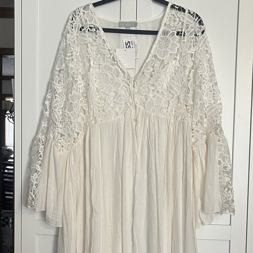 Iovry lace bell sleeve dress size 2X